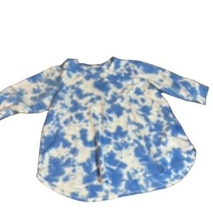 Sky blue tie dye tunic style sweatshirt with 3/4 sleeves, soft + comfortable